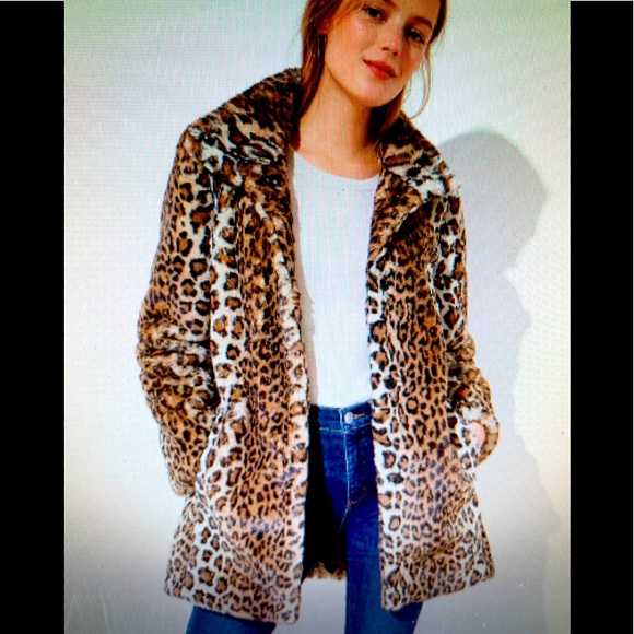 LOFT Jackets & Blazers - LOFT LEOPARD FAUX FUR COAT SIZE MEDIUM NWT!